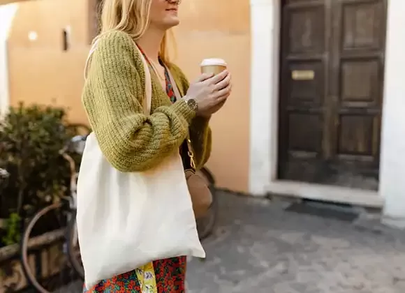 The 1 Type Of Bag That Spine Doctors Would Never, Ever Carry - do you own any of these?